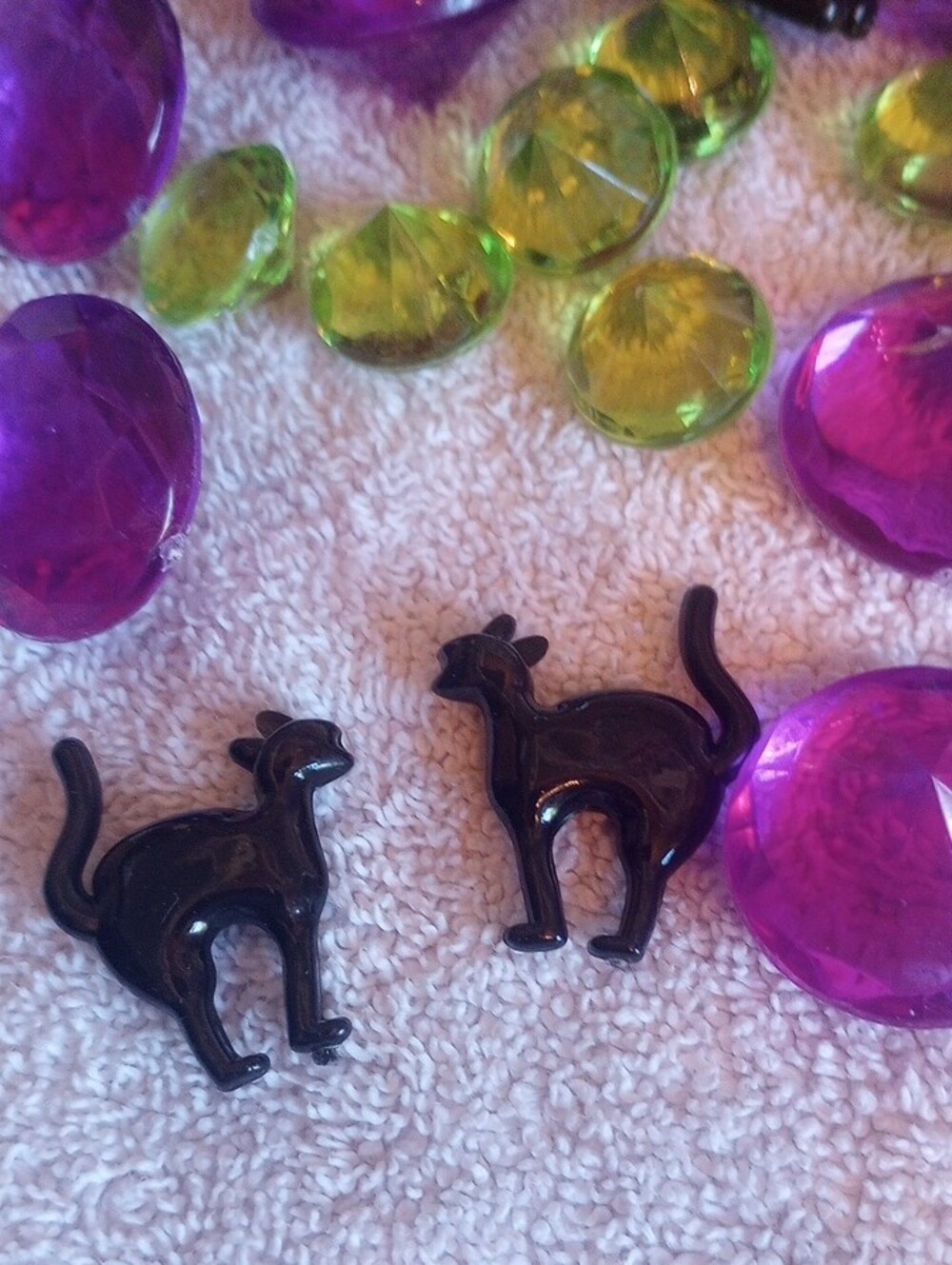 Halloween Gemstone and Cat Accent Mix - Purple, Lime & Black - Picture 2 of 4